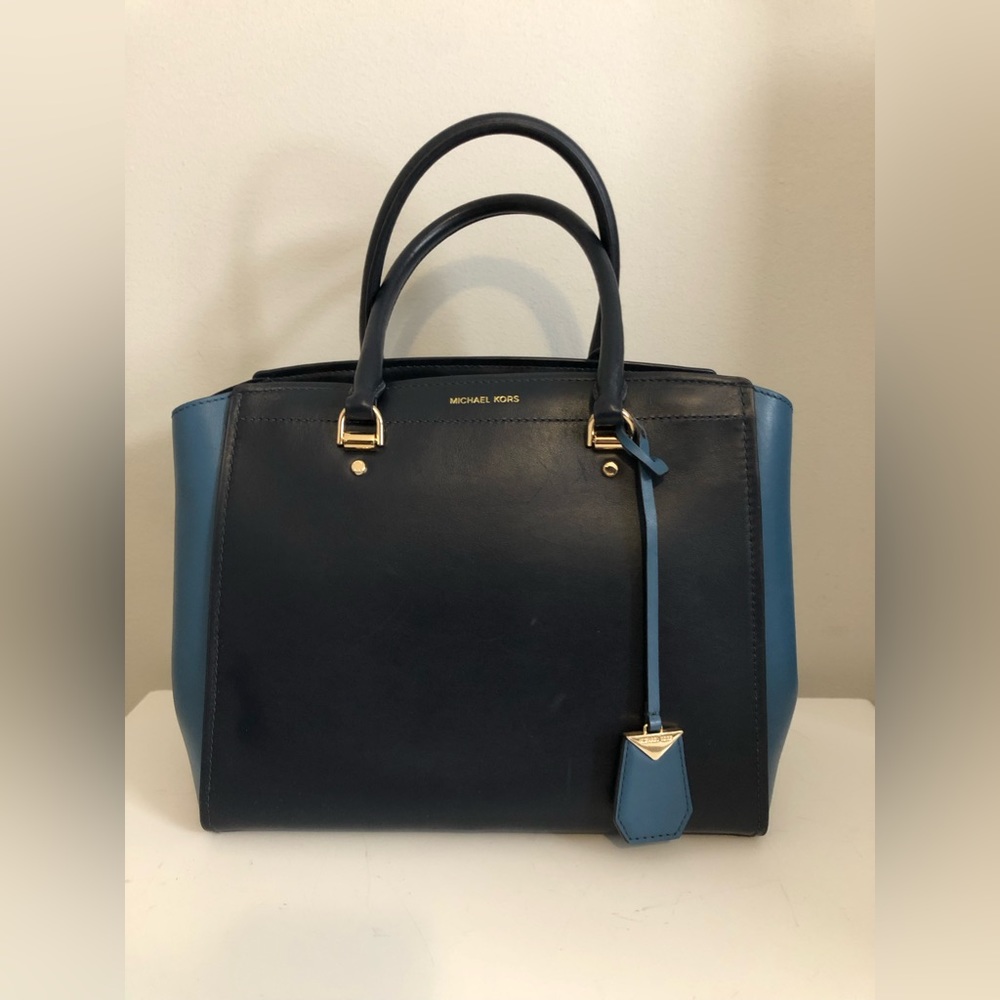 MICHAEL KORS BLUE PURSE